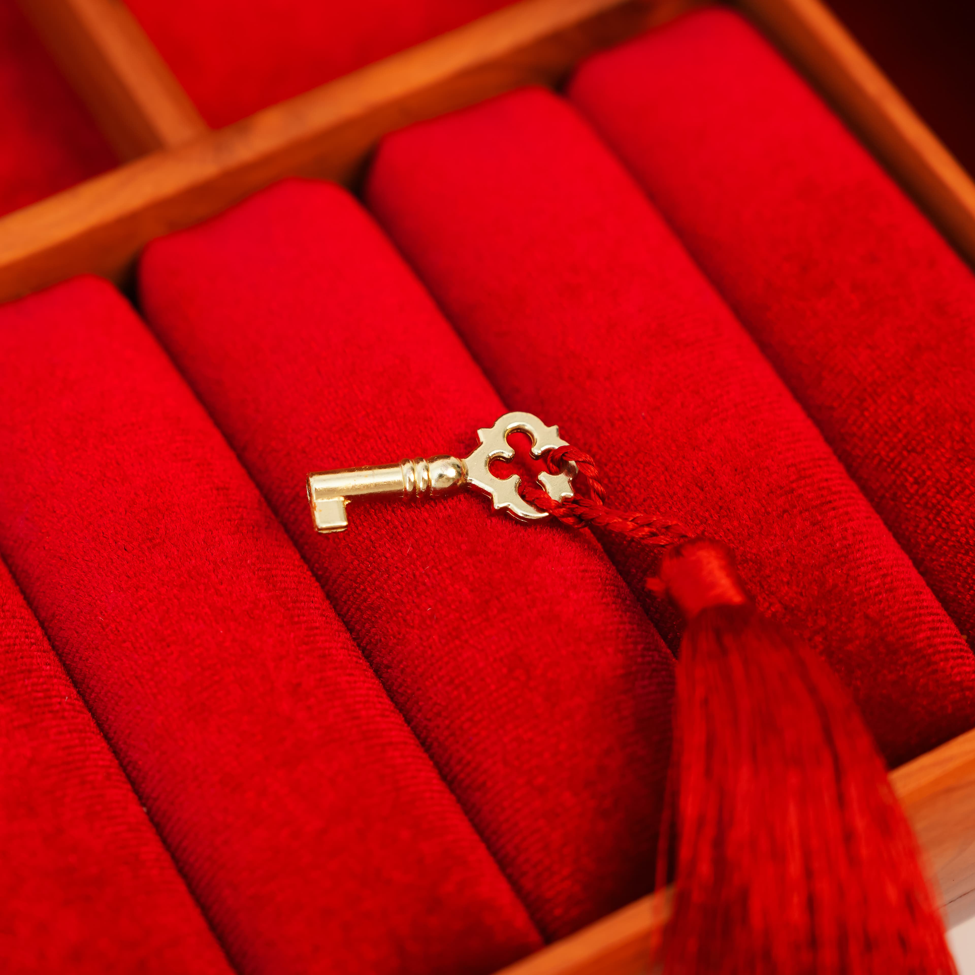 Hanging Key
